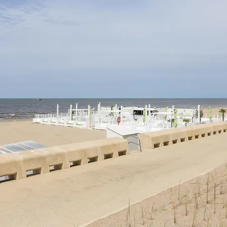 Hotell With Frontal Sea View, Cleaning Included