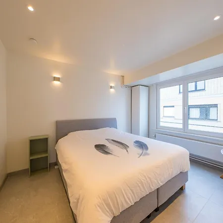 Hotell With Frontal Sea View, Cleaning Included Westende